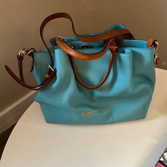 Dooney and Bourke purse - Picture 1 of 7
